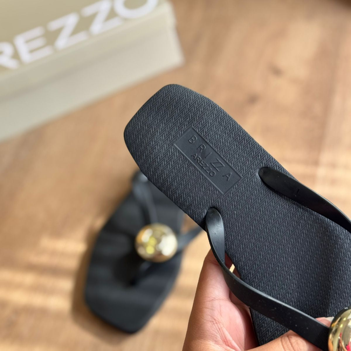 Chinelo de Dedo Arezzo Square Tiras Largas