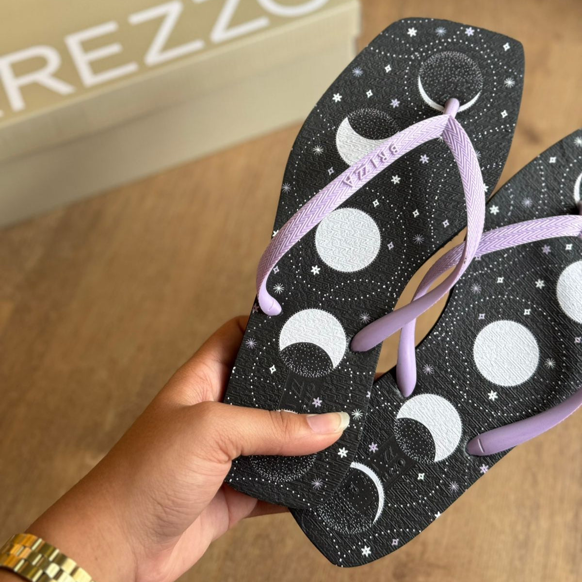 Chinelo de Dedo Jelly Arezzo Brizza
