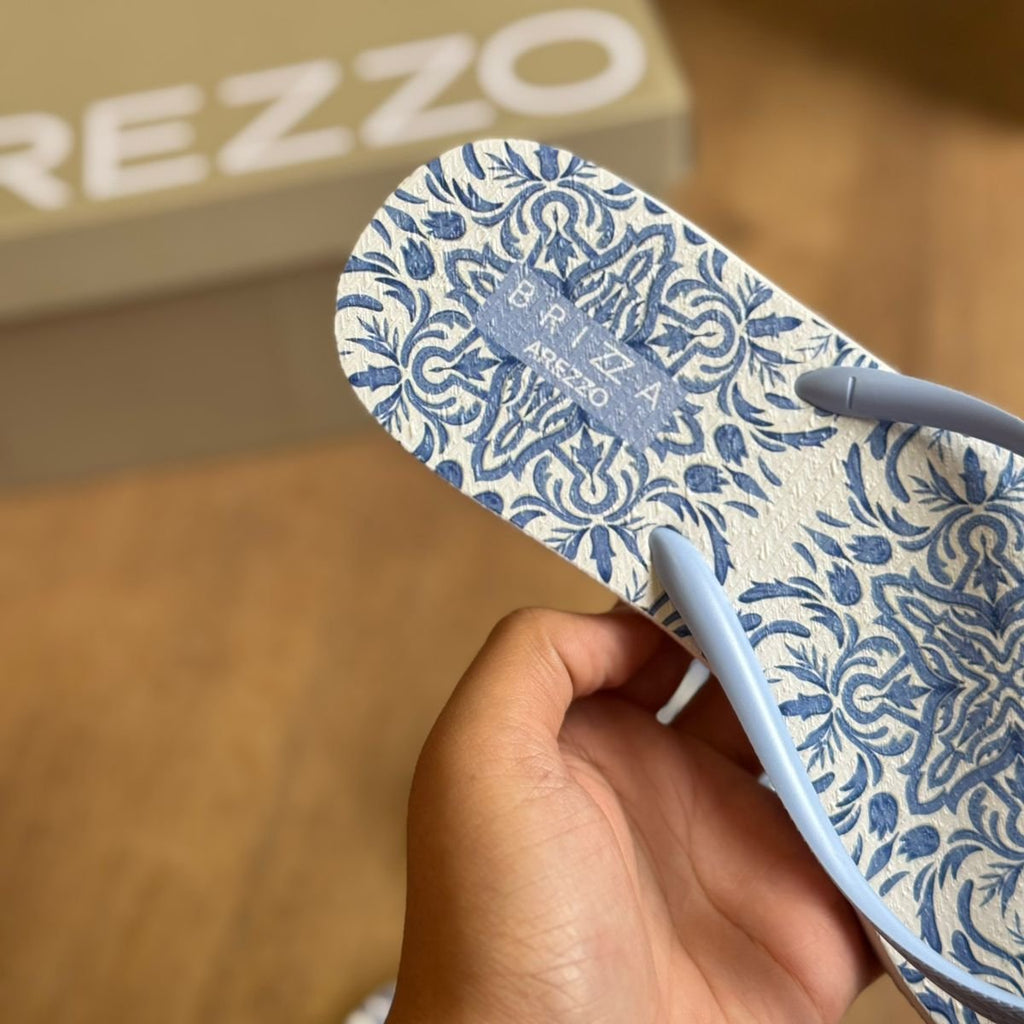 Chinelo de Dedo Arezzo Estampado
