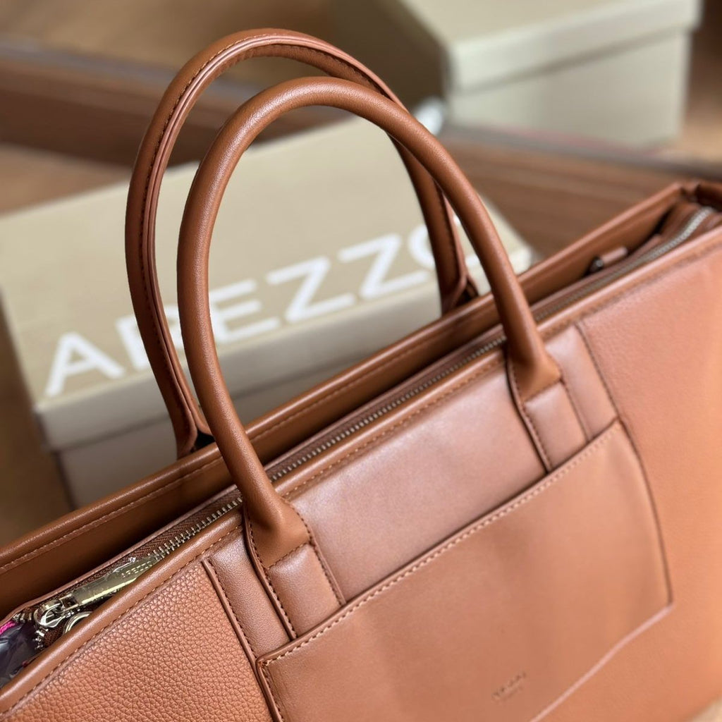 Bolsa Arezzo Preta com Nécessaire Removível