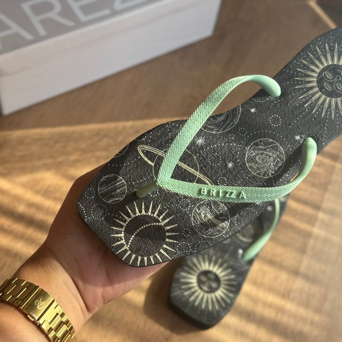 Chinelo de Dedo Jelly Arezzo Brizza